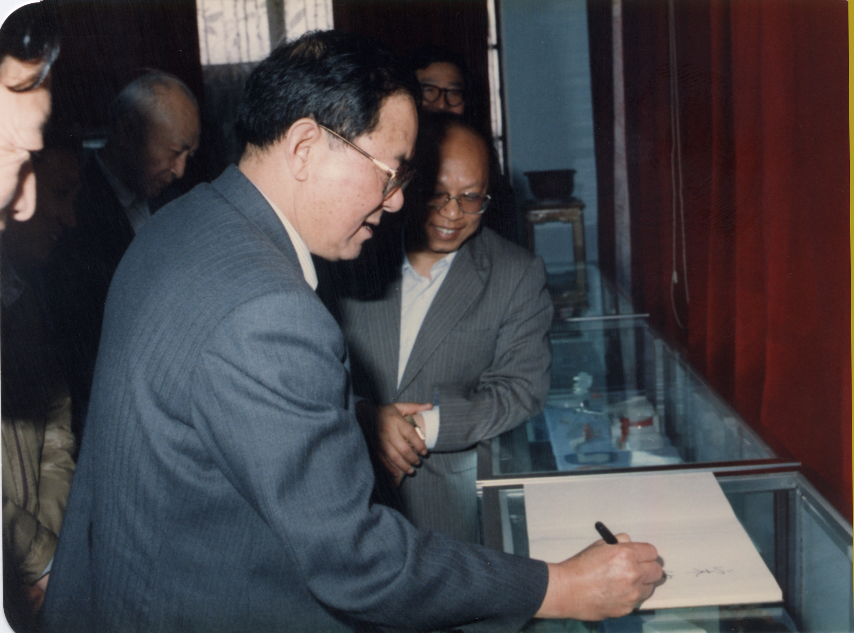 1989年5月郭景坤接待来上海硅酸盐所视察的国家科委主任宋健.jpg