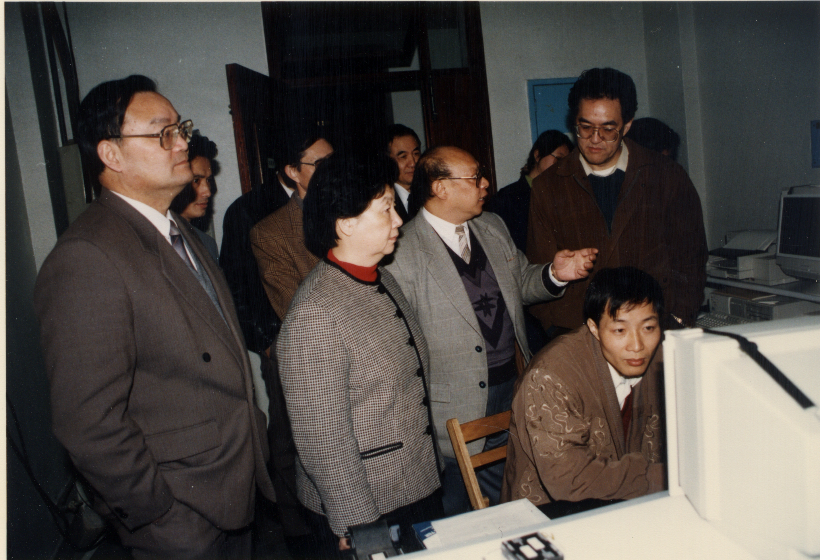 1996年郭景坤接待来上海硅酸盐所视察的上海市副市长左焕琛.jpg